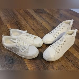 Kids white size 5 shoes